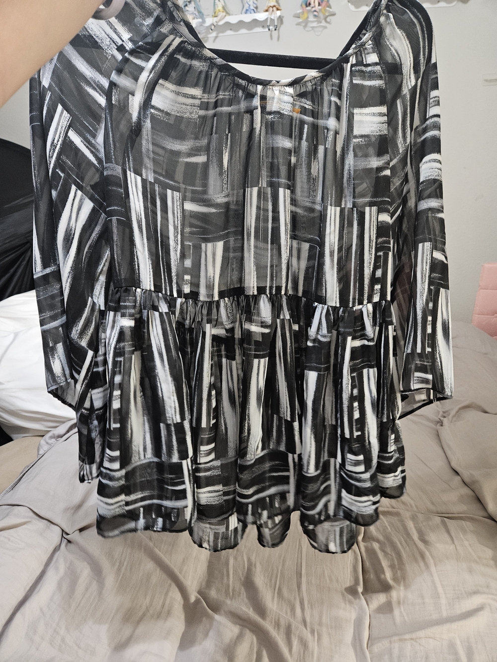 AB Studio Black & White Abstract Print Chiffon Babydoll Blouse Size L
